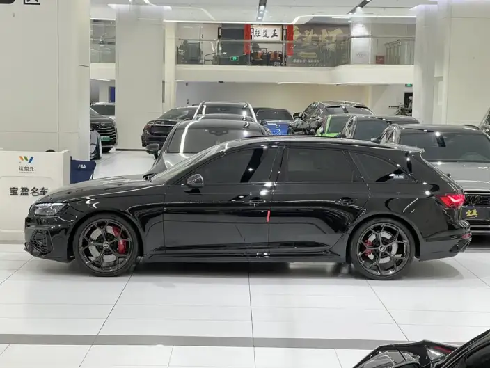 Audi RS 4 2024 Model RS4 2.9T Avant Burning engine Edition – фото 3