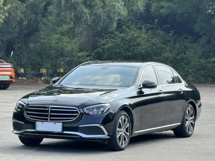 Mercedes-Benz E-Class PHEV 2022 Model Facelift E 350 e L sedan – фото 1