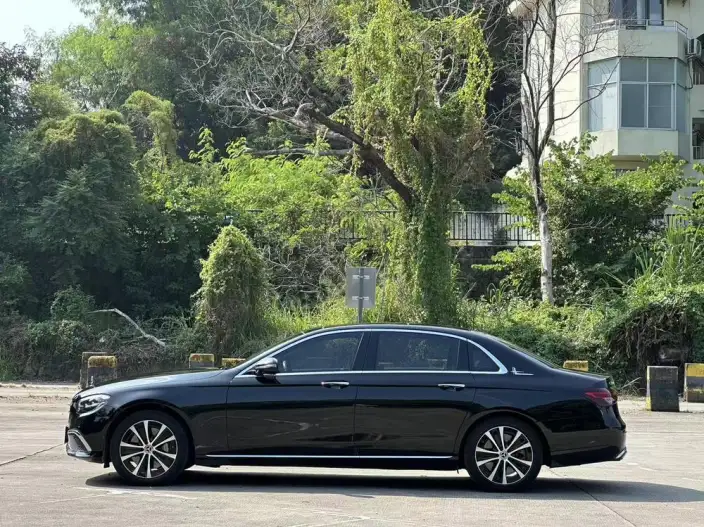 Mercedes-Benz E-Class PHEV 2022 Model Facelift E 350 e L sedan – фото 4