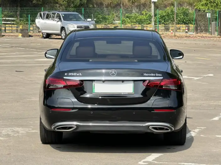 Mercedes-Benz E-Class PHEV 2022 Model Facelift E 350 e L sedan – фото 6