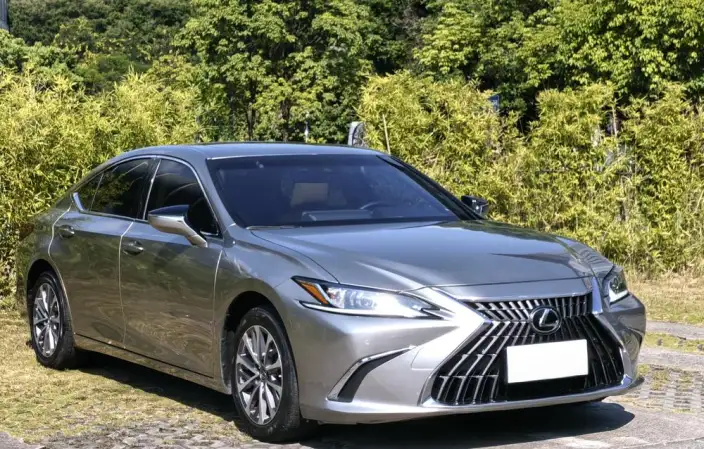Lexus ES 2024 Model 200 Premium