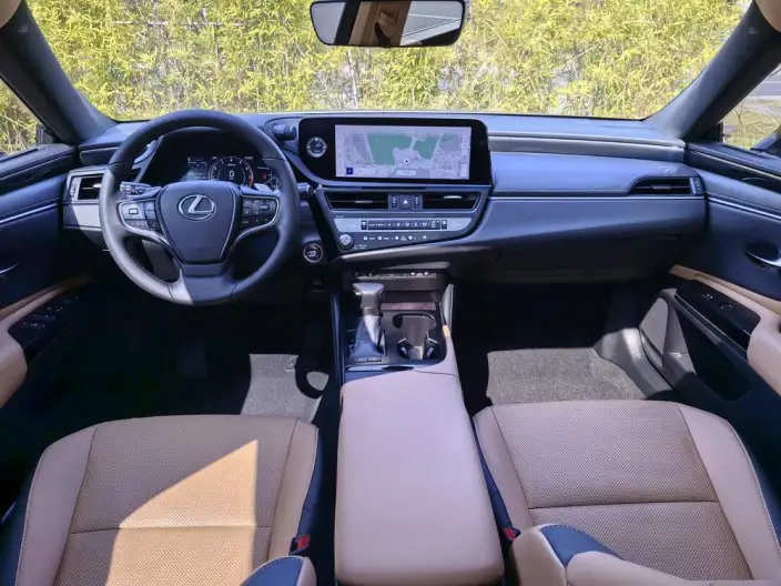 Lexus ES 2024 Model 200 Premium – фото 10