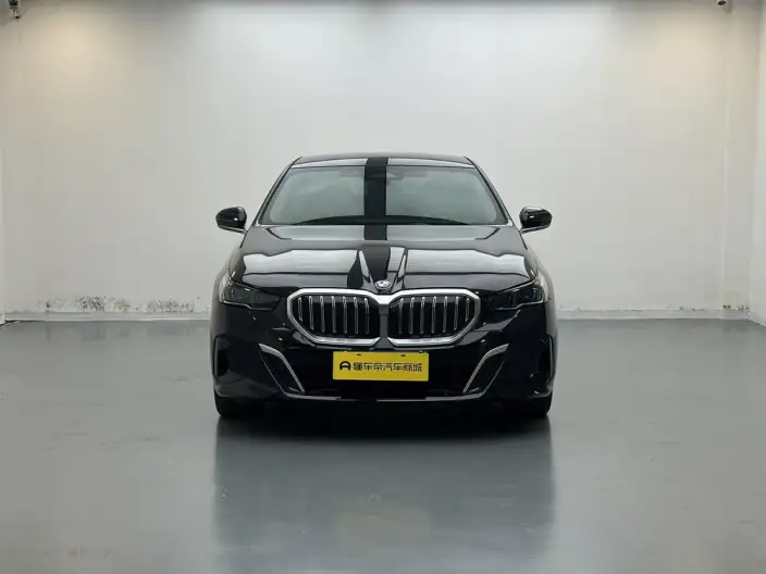 BMW 5 Series 2024 Model 530Li Leading Model M Sports Set – фото 2
