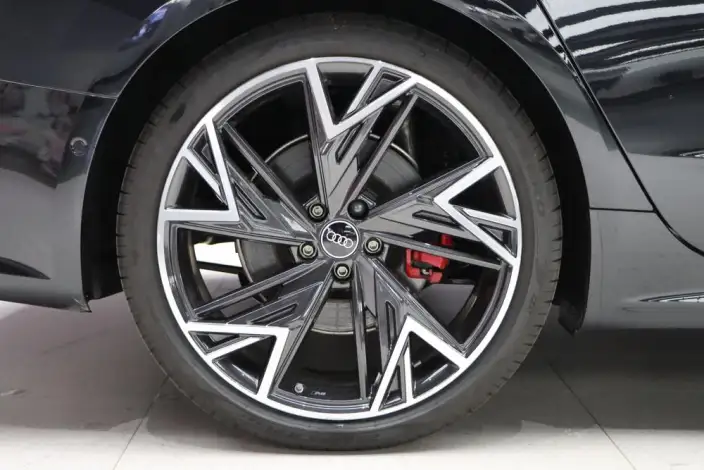 Audi A7 L 2024 Model 45 TFSI quattro S-line Shadow Warrior Edition – фото 9