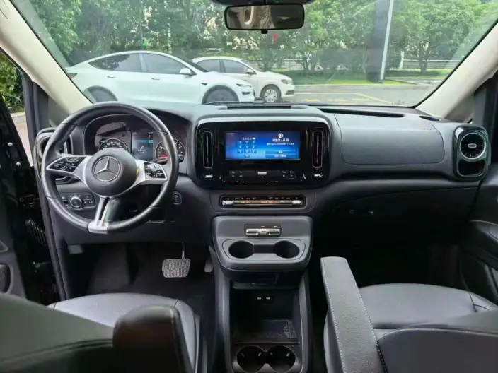 Viano 2024 Model 2.0T Business Edition 7 seat – фото 5