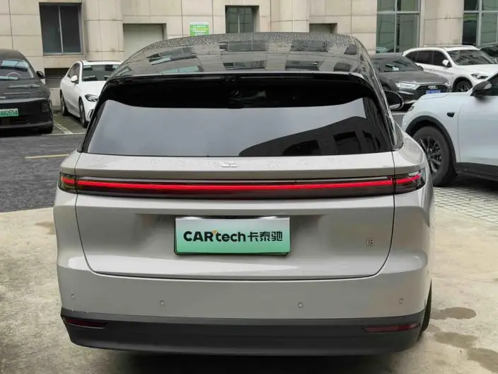 Li Auto i8 2025 Model Standard Edition – фото 3