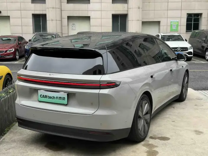 Li Auto i8 2025 Model Standard Edition – фото 4