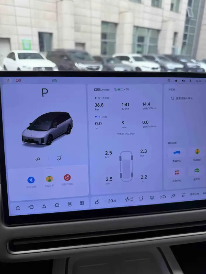 Li Auto i8 2025 Model Standard Edition – фото 5