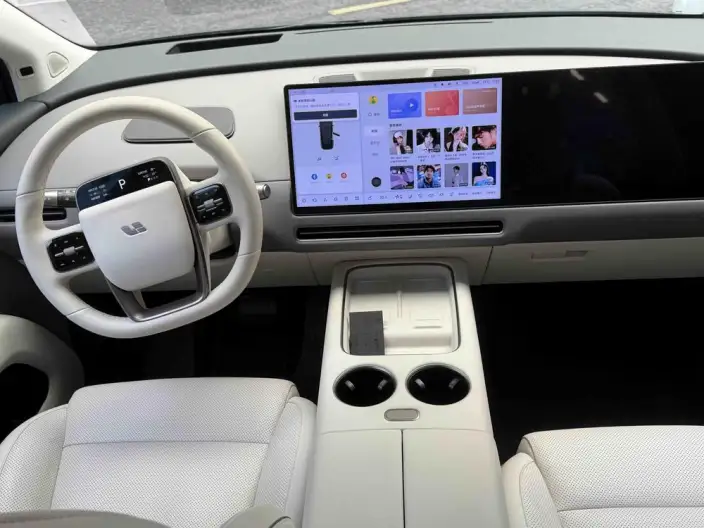 Li Auto i8 2025 Model Standard Edition – фото 9