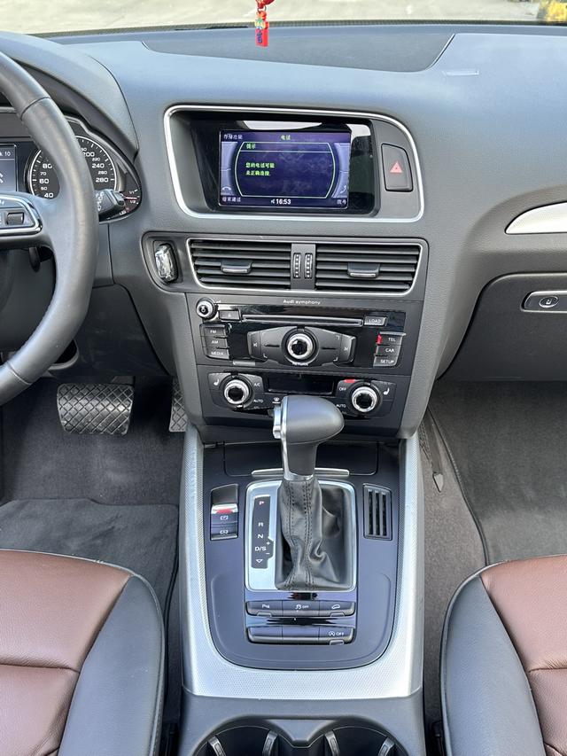 Audi Q5 2016 40 TFSI Technology – фото 13