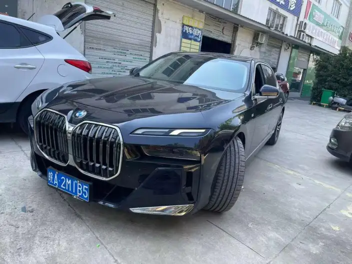 BMW 7 Series 2023 Model 735Li M Sports Set – фото 1