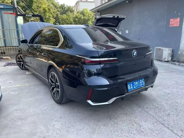 BMW 7 Series 2023 Model 735Li M Sports Set – фото 4
