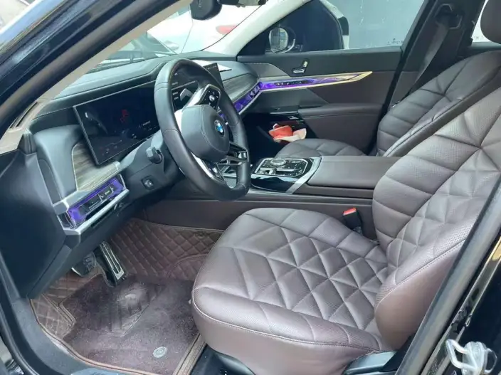BMW 7 Series 2023 Model 735Li M Sports Set – фото 8