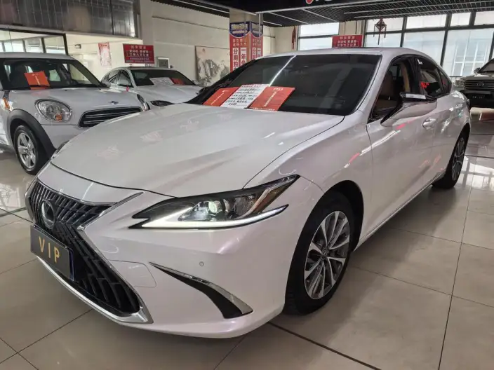 Lexus ES 2022 Model 200 Superior Edition