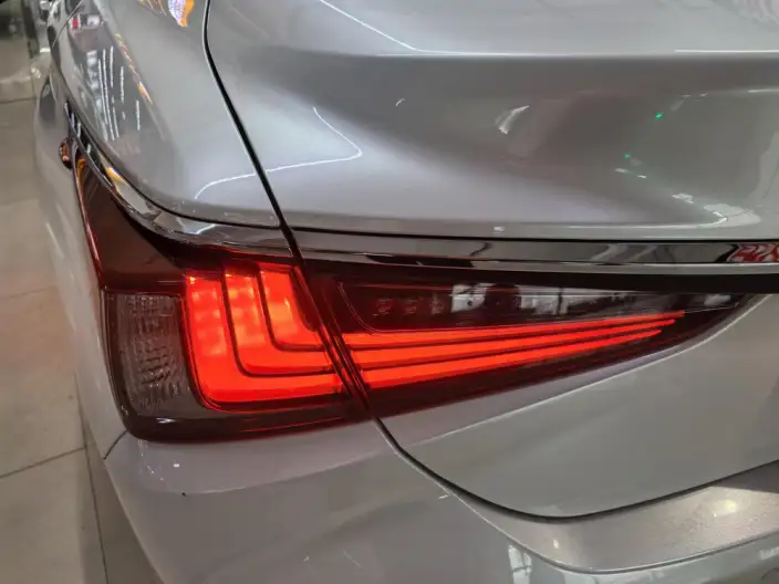 Lexus ES 2022 Model 200 Superior Edition – фото 9