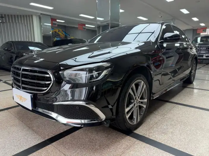 Mercedes-Benz E-Class 2023 Model E 260 L 4MATIC sedan – фото 1