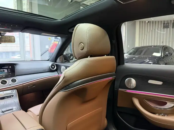 Mercedes-Benz E-Class 2023 Model E 260 L 4MATIC sedan – фото 9