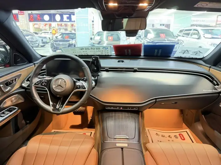 Mercedes-Benz E-Class 2024 Model E 300 L Luxury Model sedan – фото 7