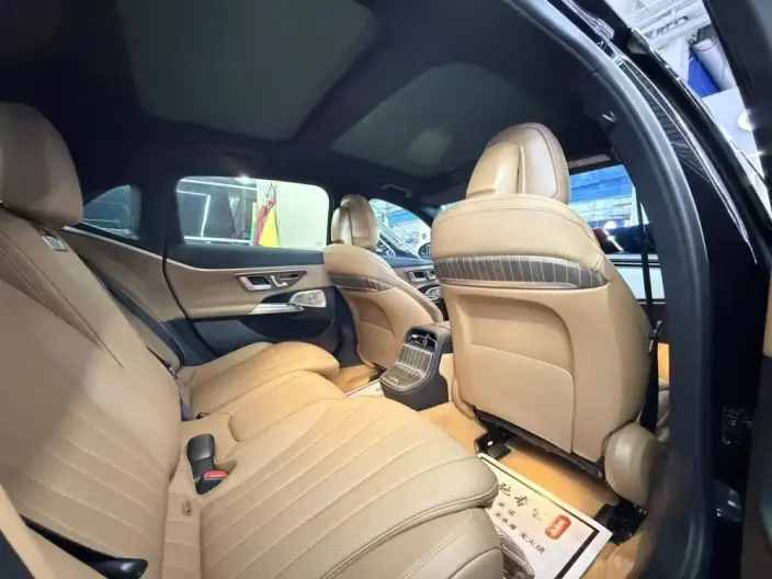 Mercedes-Benz E-Class 2024 Model E 300 L Luxury Model sedan – фото 9