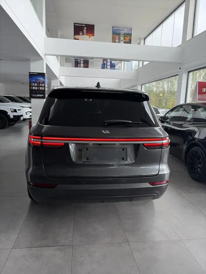 Li Auto ONE 2021 Model Extended Range 6 seat Edition – фото 5