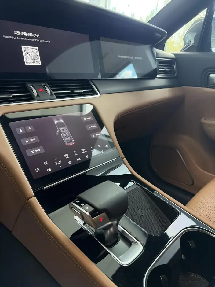 Li Auto ONE 2021 Model Extended Range 6 seat Edition – фото 9