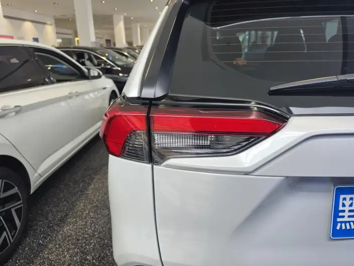 Toyota RAV4 2023 Model Intelligent Hybrid 2.5L E-CVT 2WD Elite Edition – фото 6