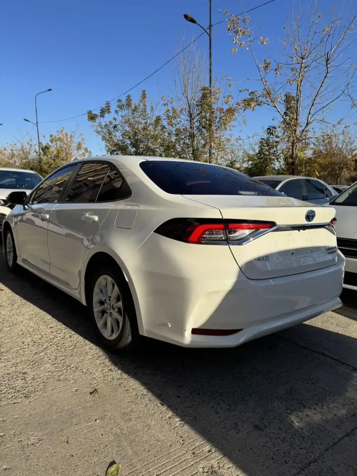 Toyota Corolla 2021 Model Hybrid 1.8L E-CVT Elite Edition – фото 4