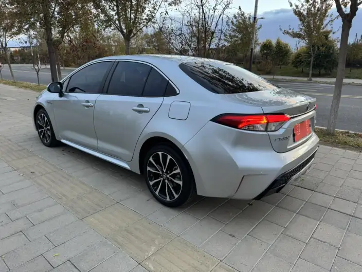 Toyota Levin 2022 Model Hybrid 1.8H E-CVT Sports Edition – фото 4