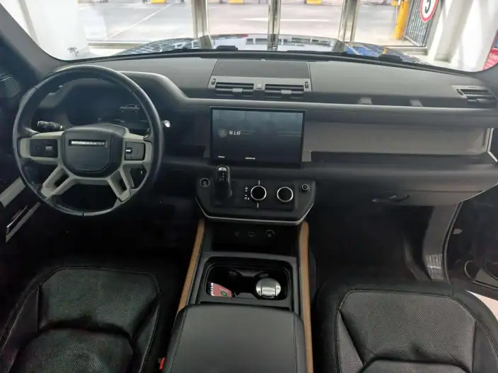 Land Rover Defender 2023 Model 110 3.0T P400 X-Dynamic HSE – фото 9