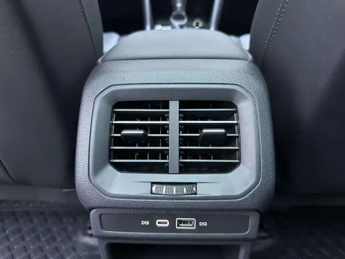 Volkswagen Tharu 2022 Model 280TSI 2WD Deluxe Edition – фото 10