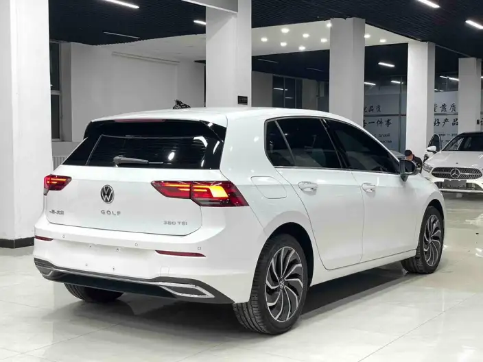 Volkswagen Golf 2023 Model 280TSI DSG Pro 20th Anniversary Memorial – фото 6