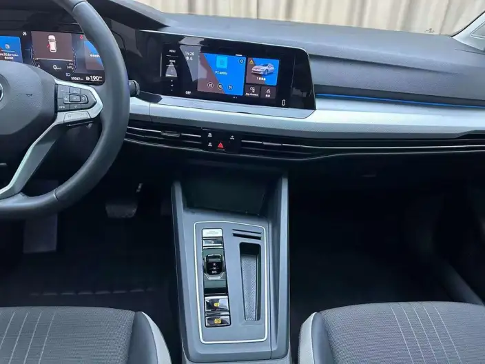 Volkswagen Golf 2021 Model 280TSI DSG Pro – фото 8
