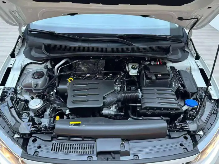 Polo 2023 Model Plus 1.5L Automatic Colorful Technology Version – фото 8