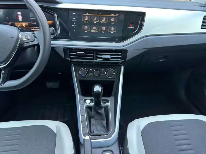 Polo 2023 Model Plus 1.5L Automatic Colorful Technology Version – фото 9