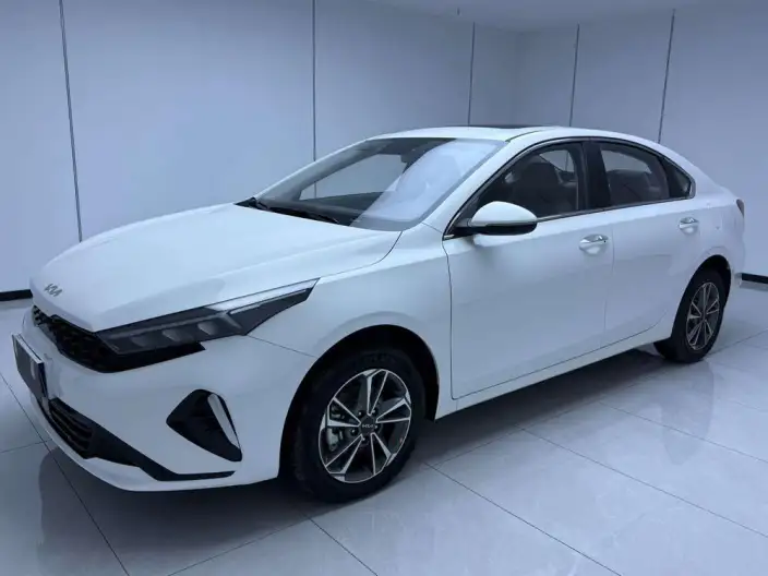 Kia K3 2023 Model 1.5L IVT Deluxe Edition – фото 1