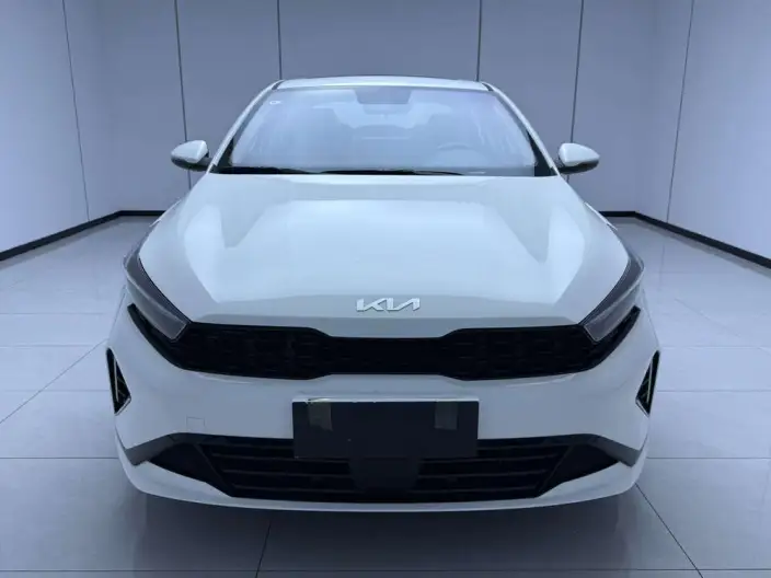 Kia K3 2023 Model 1.5L IVT Deluxe Edition – фото 2