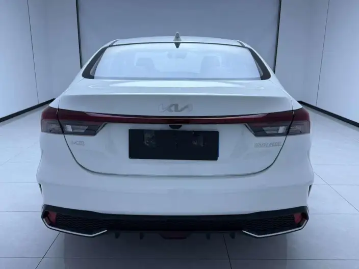 Kia K3 2023 Model 1.5L IVT Deluxe Edition – фото 4
