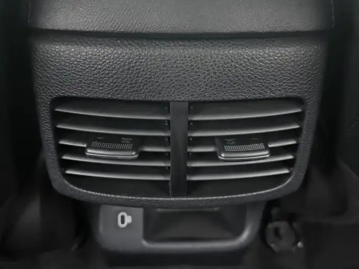 Kia Seltos 2023 Model 1.5L IVT Deluxe Edition – фото 8