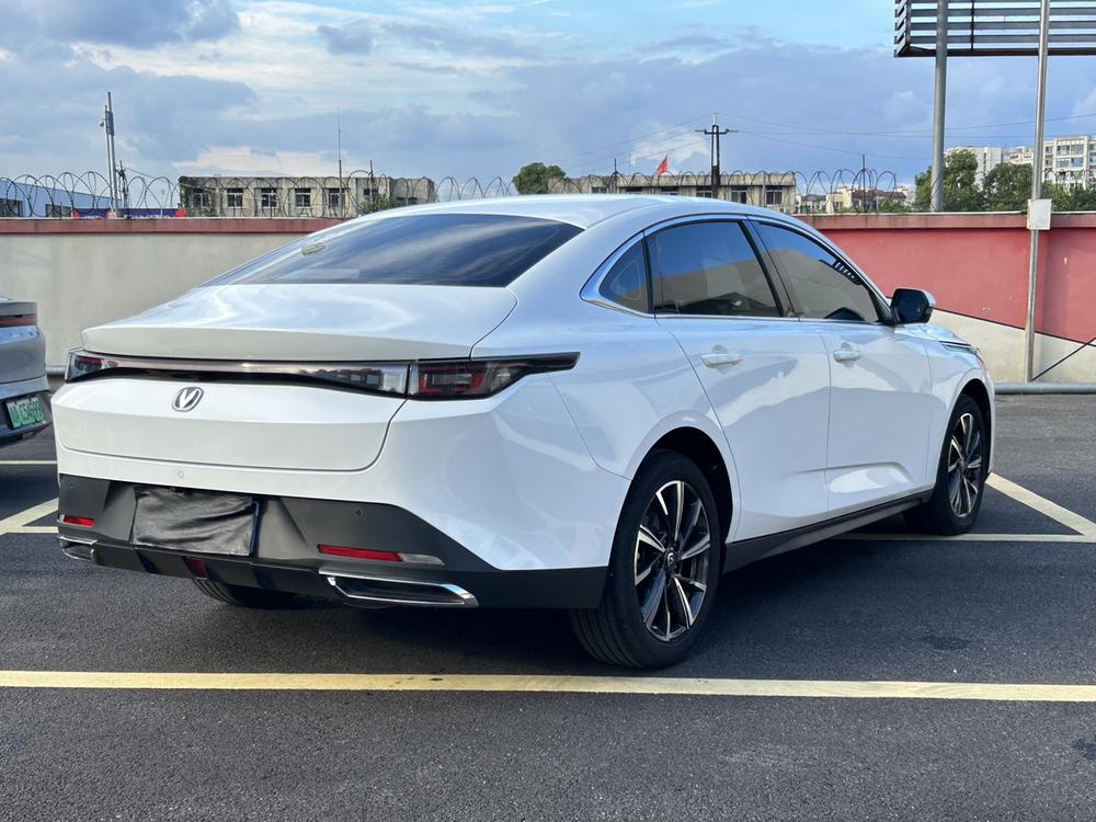 Changan Eado 2025 модификация 1.5T DCT 500Bar Prestige – фото 6
