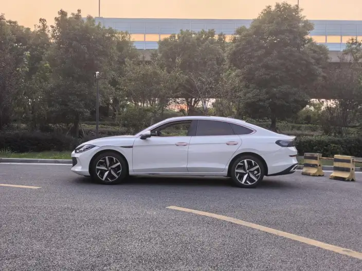 Volkswagen Lamando 2023 Model Volkswagen Lamando L 280TSI DSG Cool spicy version – фото 3
