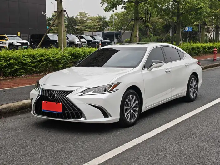 Lexus ES 2022 Model 200 Superior Edition