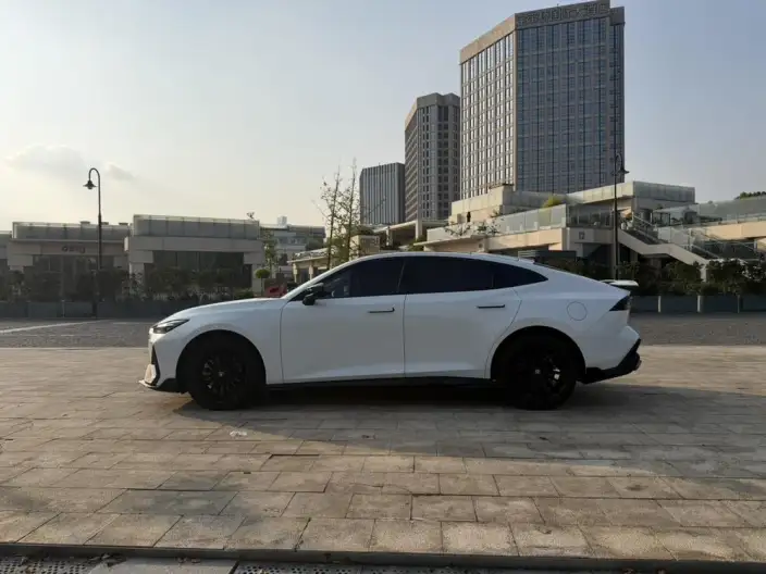Changan UNI-V 2023 Model 2.0T Fengsu Edition – фото 4