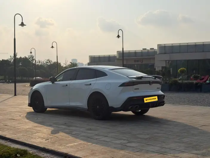 Changan UNI-V 2023 Model 2.0T Fengsu Edition – фото 5