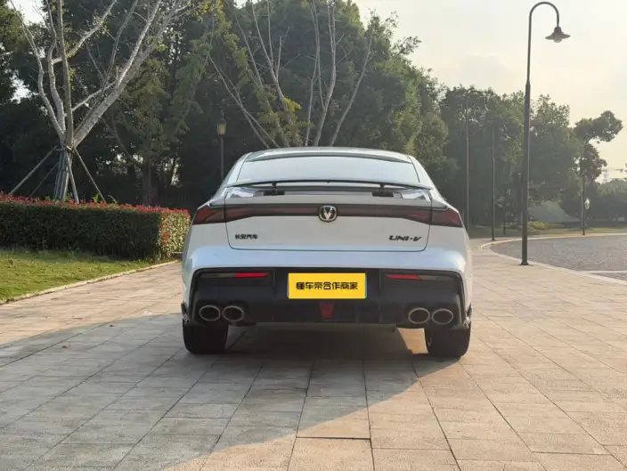 Changan UNI-V 2023 Model 2.0T Fengsu Edition – фото 6