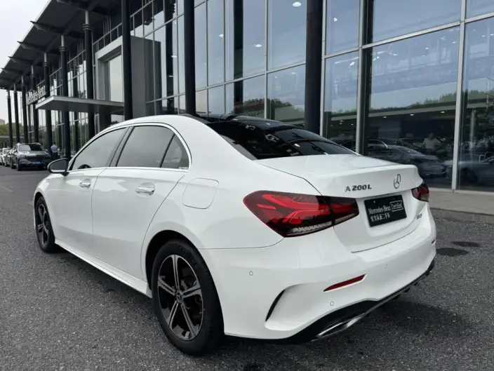 Mercedes-Benz A-class 2023 Model A 200 L Sports sedan Fashion Edition – фото 5