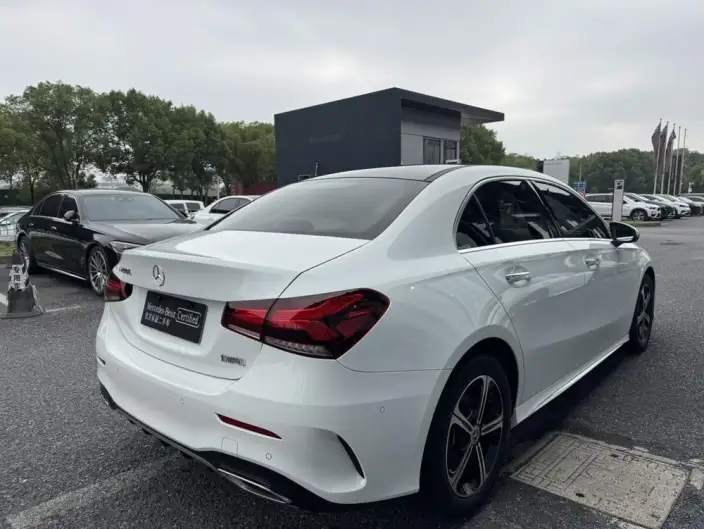 Mercedes-Benz A-class 2023 Model A 200 L Sports sedan Fashion Edition – фото 7