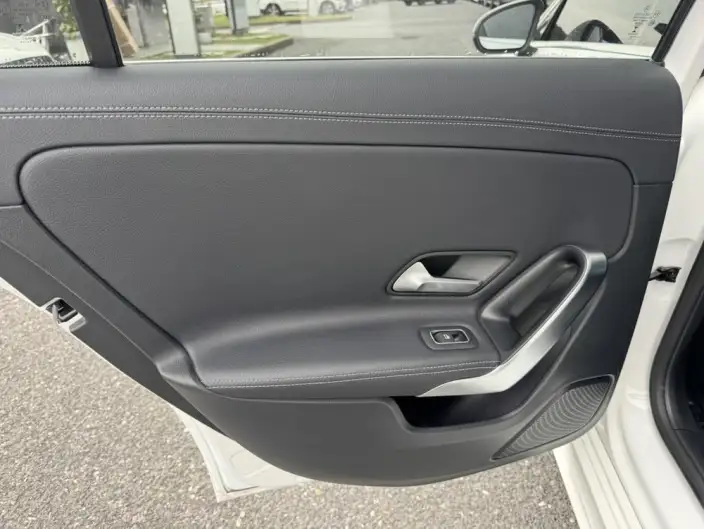 Mercedes-Benz A-class 2023 Model A 200 L Sports sedan Fashion Edition – фото 9