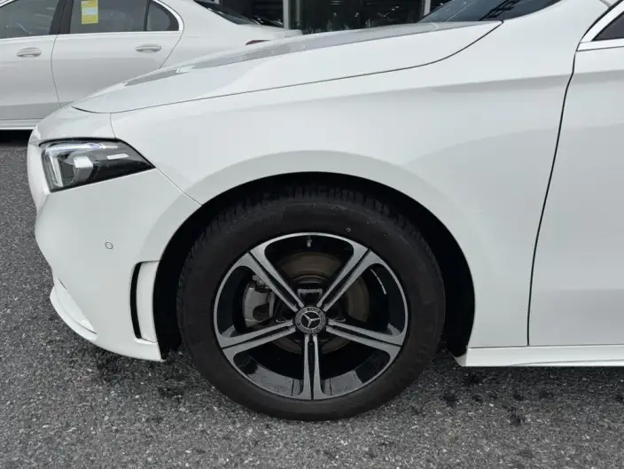 Mercedes-Benz A-class 2023 Model A 200 L Sports sedan Fashion Edition – фото 10