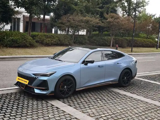 Changan UNI-V 2023 Model 1.5T Sports Edition – фото 1