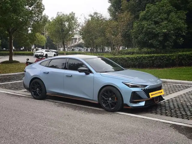 Changan UNI-V 2023 Model 1.5T Sports Edition – фото 3